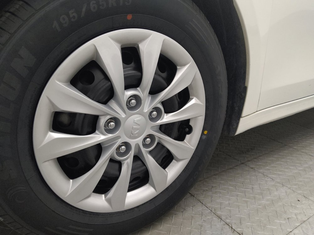 Used 2019 Kia Forte Sedan FWD image 31