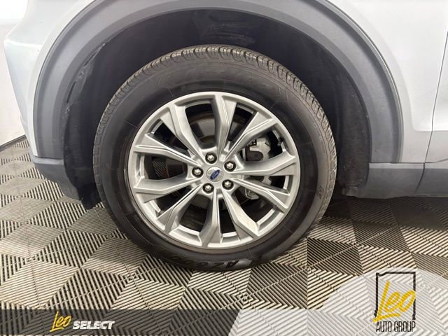 Used 2022 Ford Explorer Limited w/ Equipment Group 301A AWD/4WD image 30