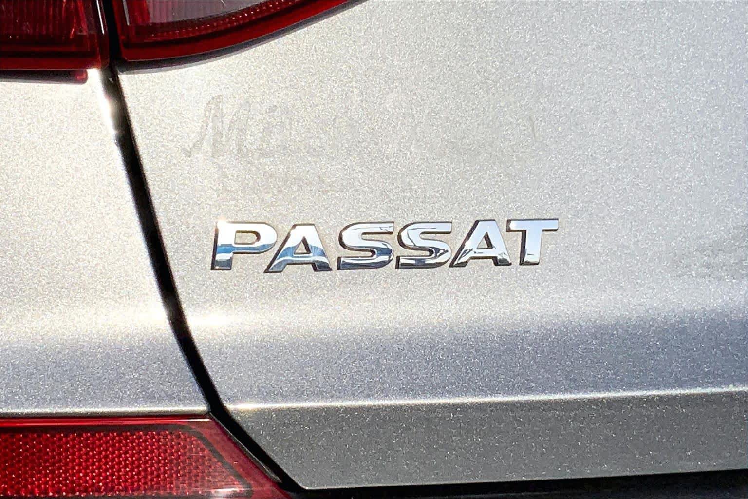 Used 2018 Volkswagen Passat 2.0T S FWD image 31