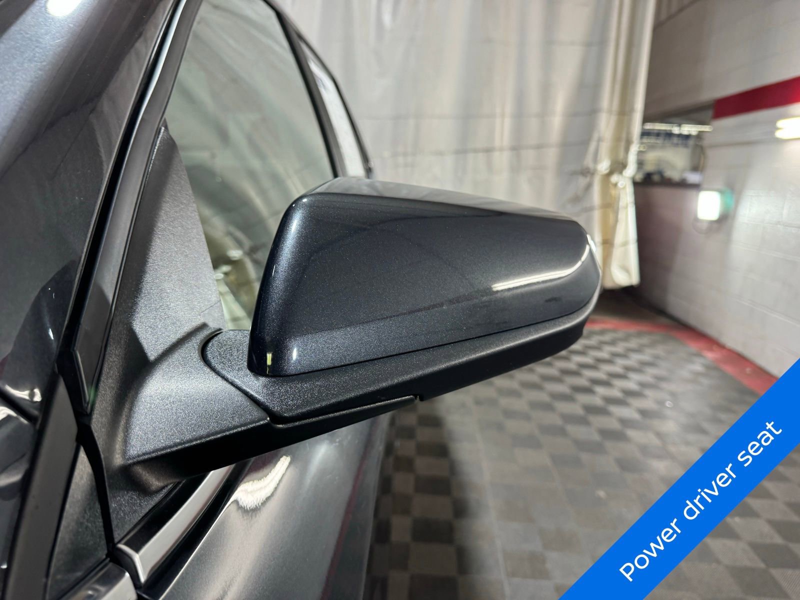 Used 2023 Chevrolet Equinox LT w/ Driver Convenience Package image 8