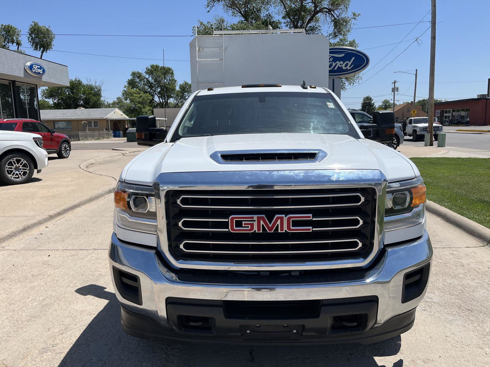 Used 2018 GMC Sierra 3500 4x4 Regular Cab w/ Sierra Convenience Package image 3