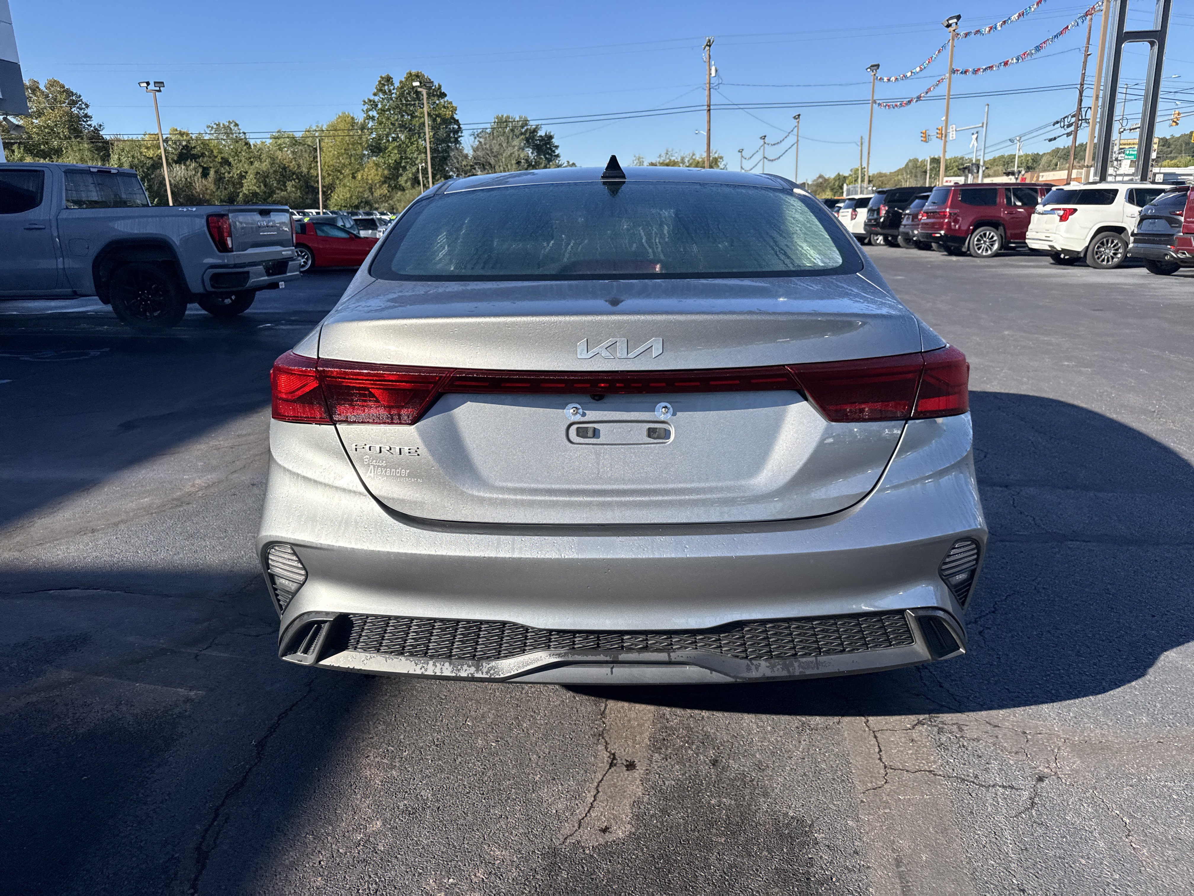 Used 2023 Kia Forte LXS w/ LXS Technology Package FWD image 4