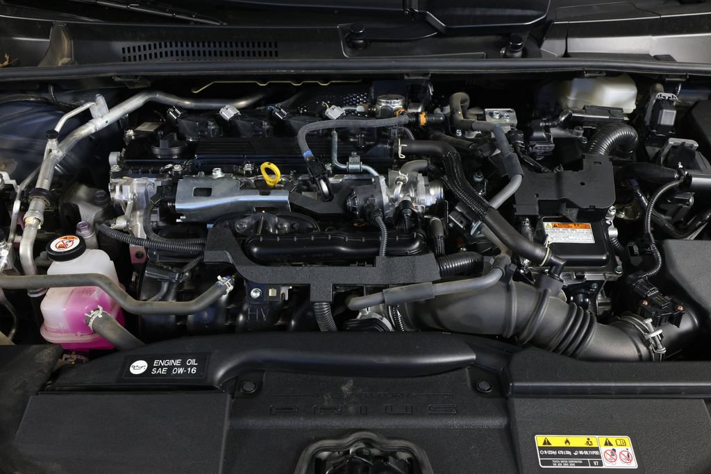 Used 2025 Toyota Prius LE FWD image 31