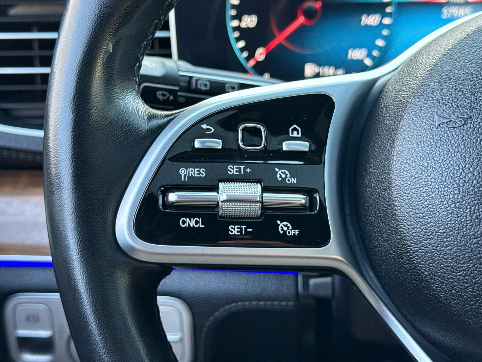 Used 2022 Mercedes-Benz GLE 350 4MATIC image 27