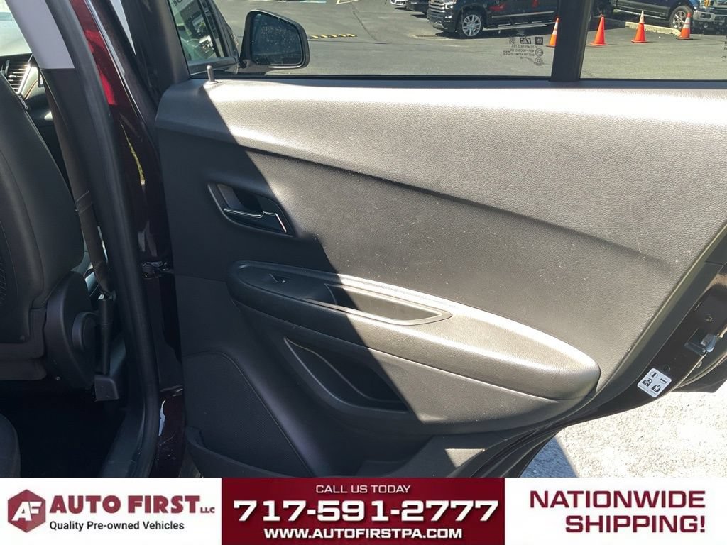 Used 2021 Chevrolet Trax LT w/ Driver Confidence Package AWD/4WD image 14