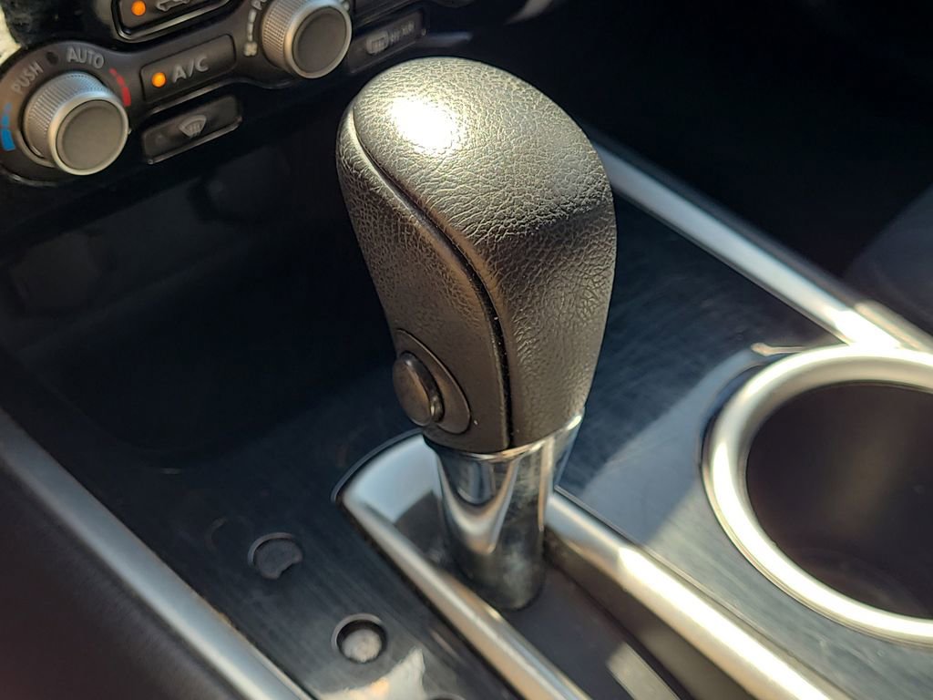 Used 2016 Nissan Pathfinder SV image 33