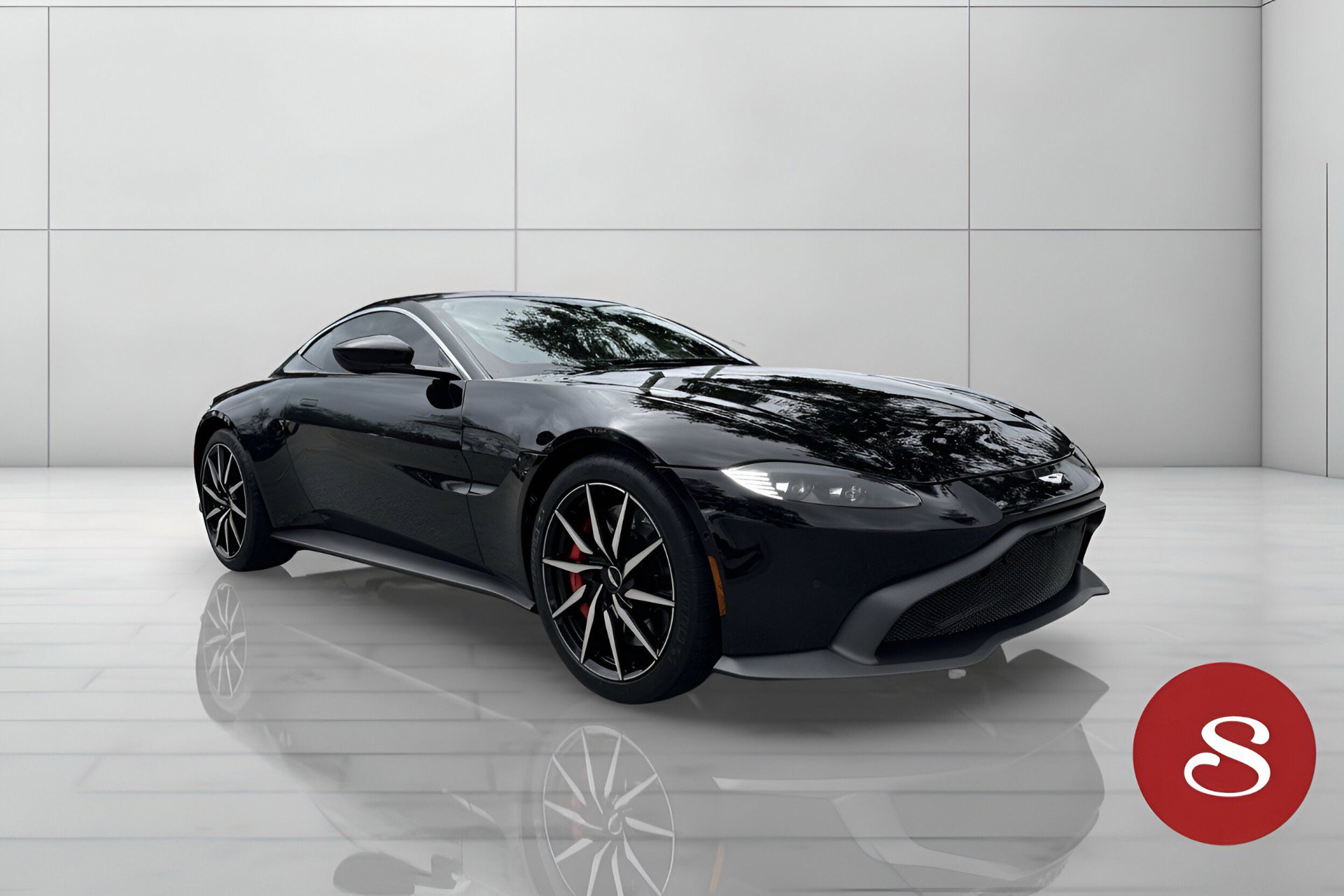 Used 2019 Aston Martin V8 Vantage Coupe image 9