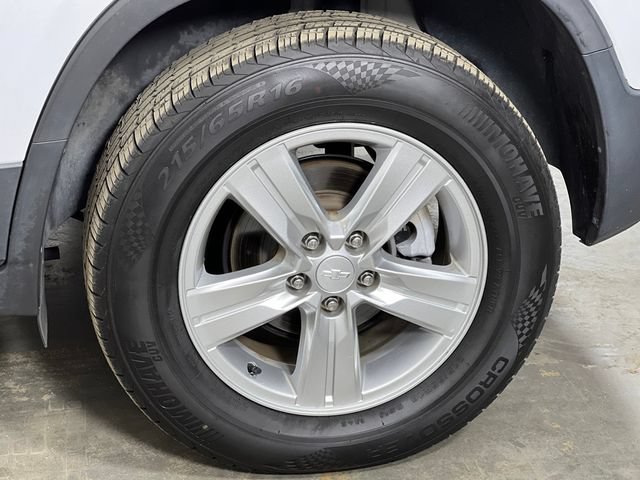 Used 2020 Chevrolet Trax LT AWD/4WD image 36