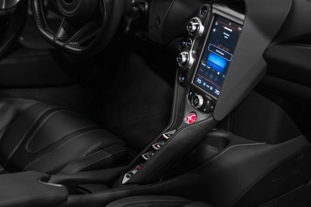 Used 2019 McLaren 720S Performance RWD image 25