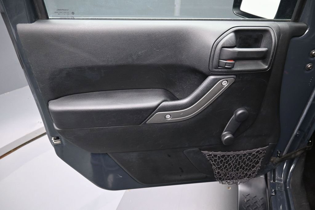 Used 2017 Jeep Wrangler Unlimited Sport w/ Connectivity Group image 10