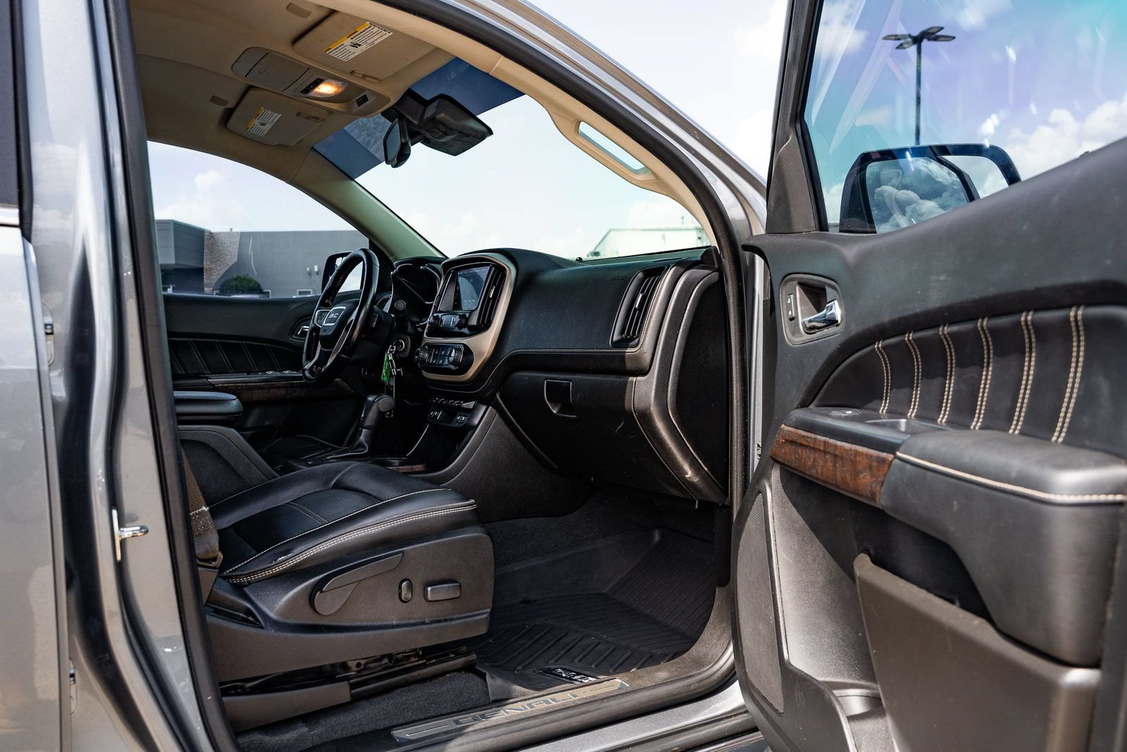 Used 2021 GMC Canyon Denali AWD/4WD image 11