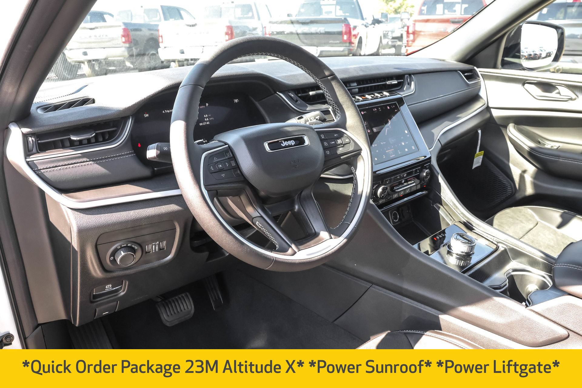 New 2025 Jeep Grand Cherokee Altitude AWD/4WD image 4