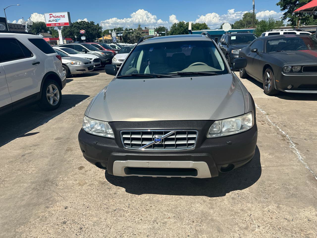Used 2005 Volvo XC70 AWD/4WD image 2