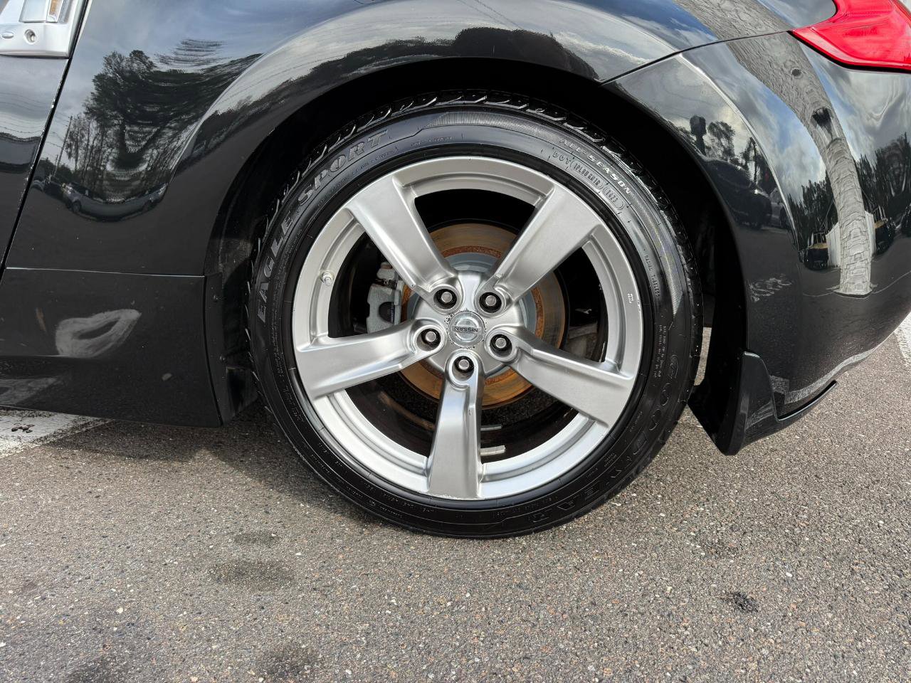 Used 2009 Nissan 370Z Touring image 6