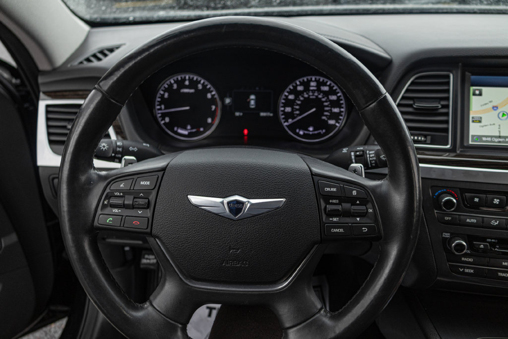 Used 2015 Hyundai Genesis 3.8 AWD/4WD image 22