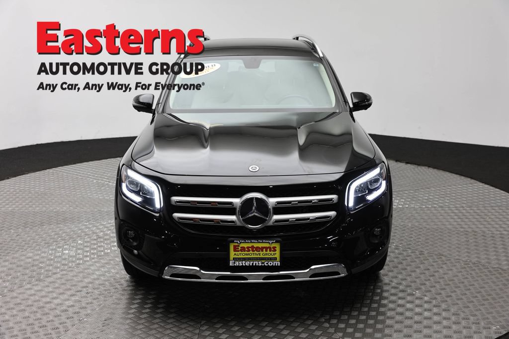 Used 2022 Mercedes-Benz GLB 250 4MATIC image 2