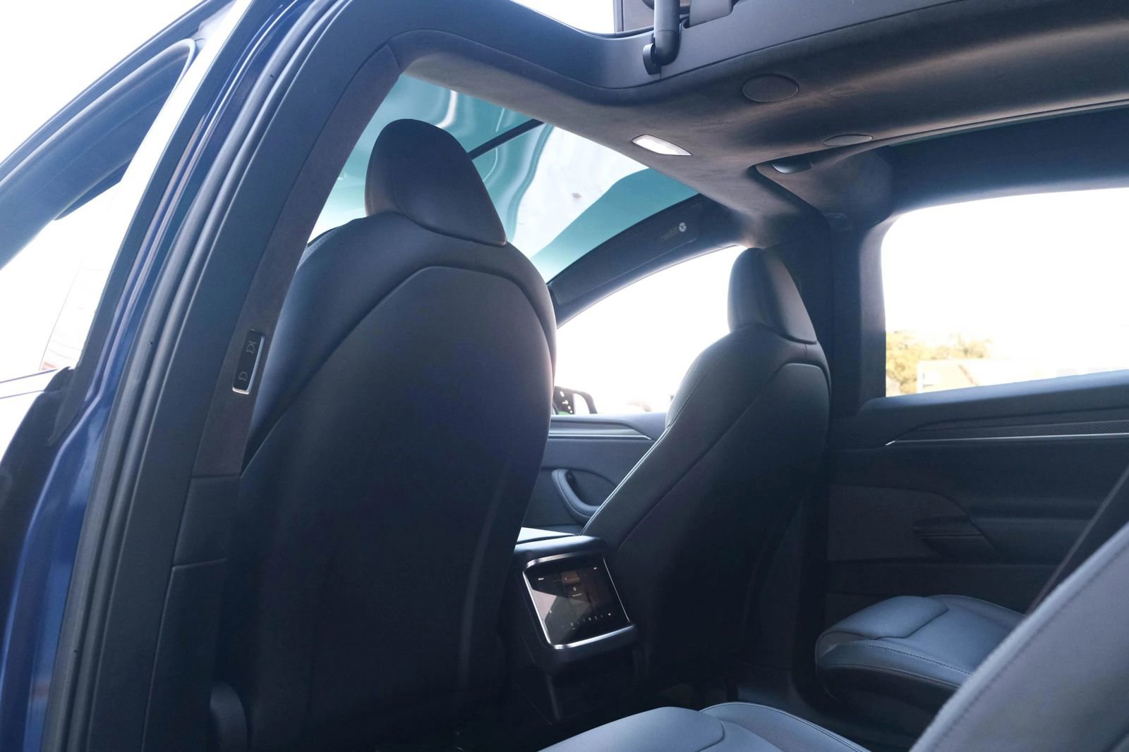 Used 2023 Tesla Model X Plaid image 24