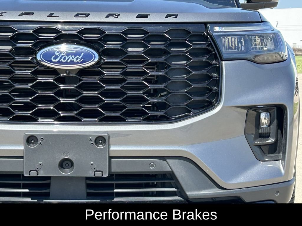 Used 2025 Ford Explorer ST-Line w/ ST-Line Street Pack AWD/4WD image 4