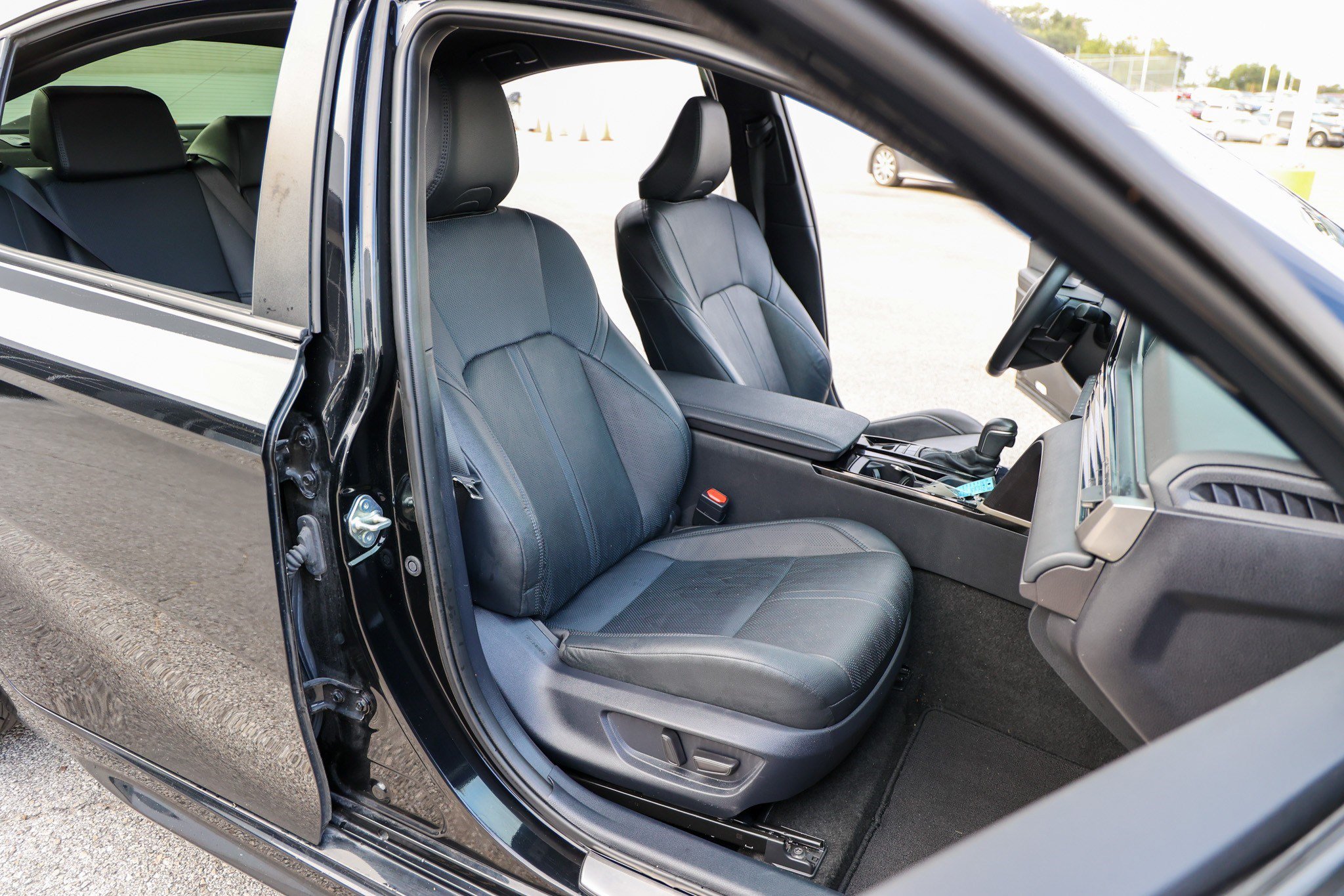 Used 2025 Toyota Camry XSE FWD image 43
