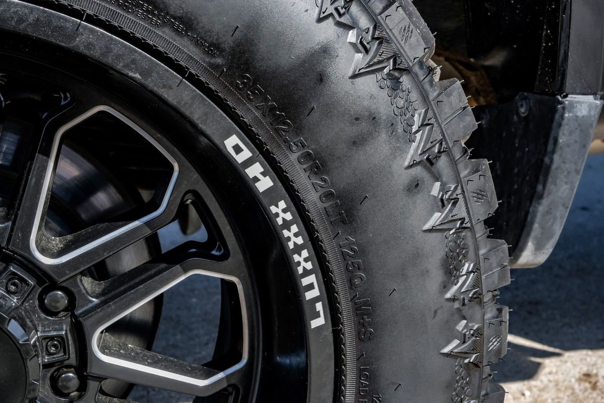 Used 2024 Chevrolet Silverado 2500 W/T image 64