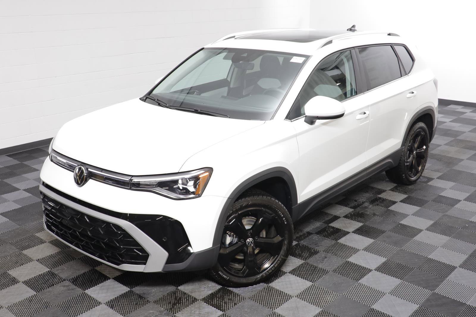 New 2026 Volkswagen Taos SEL image 2