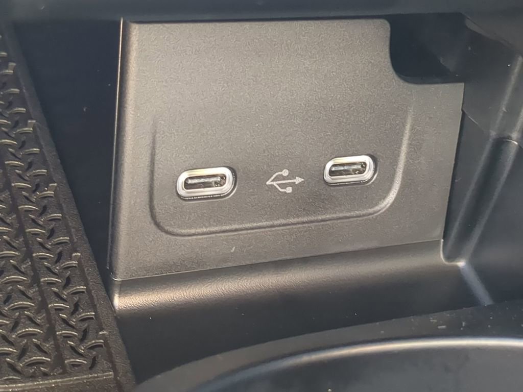 New 2025 Mercedes-Benz C 300 4MATIC Sedan image 8