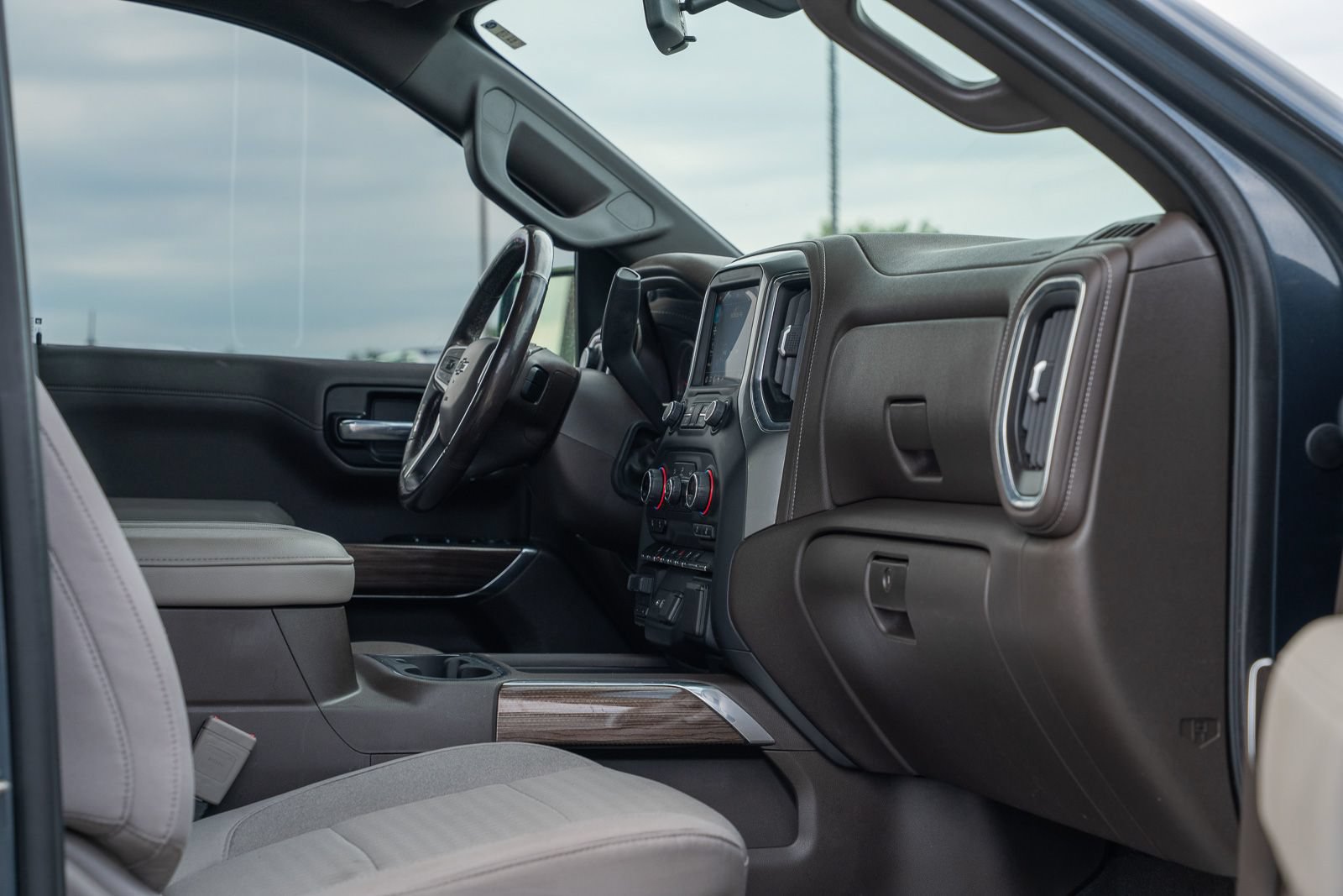 Used 2020 Chevrolet Silverado 1500 LT Trail Boss AWD/4WD image 13
