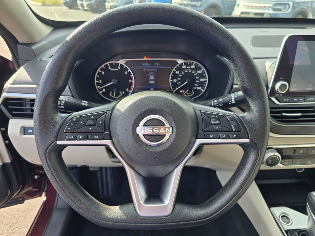 Used 2024 Nissan Altima 2.5 SV FWD image 18