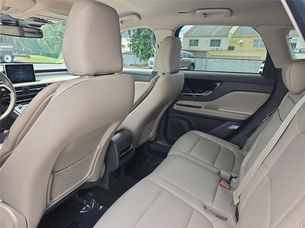 Certified 2022 Lincoln Corsair FWD image 11