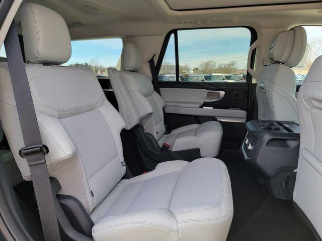 New 2026 Ford Expedition Platinum w/ Driver's Package image 23