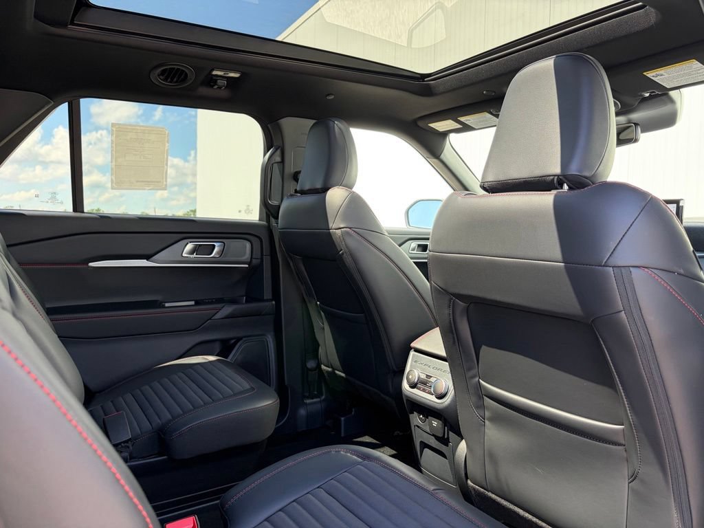 New 2026 Ford Explorer ST-Line w/ ST-Line Street Pack AWD/4WD image 26