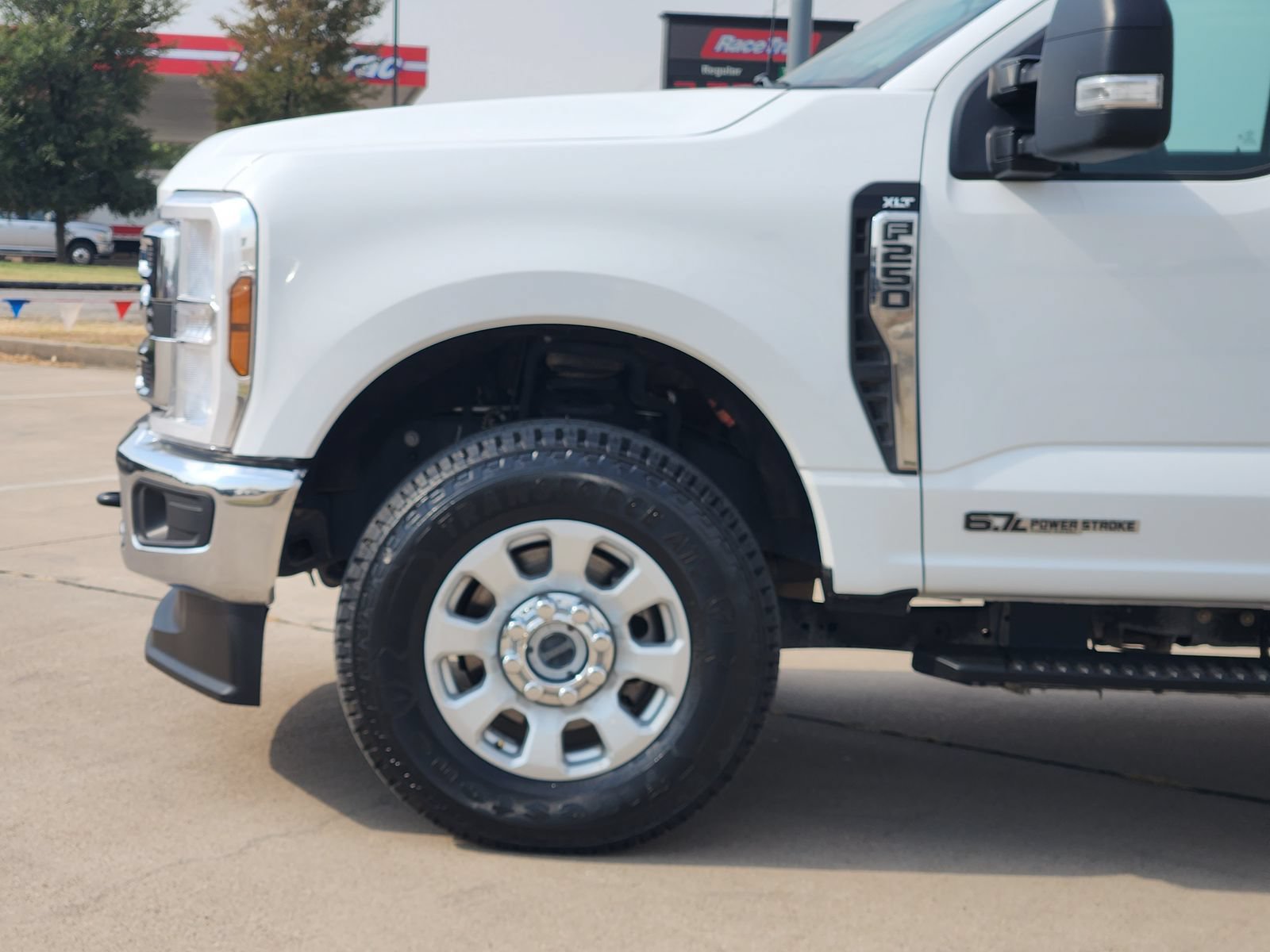 Used 2025 Ford F250 XLT w/ FX4 Off-Road Package AWD/4WD image 10