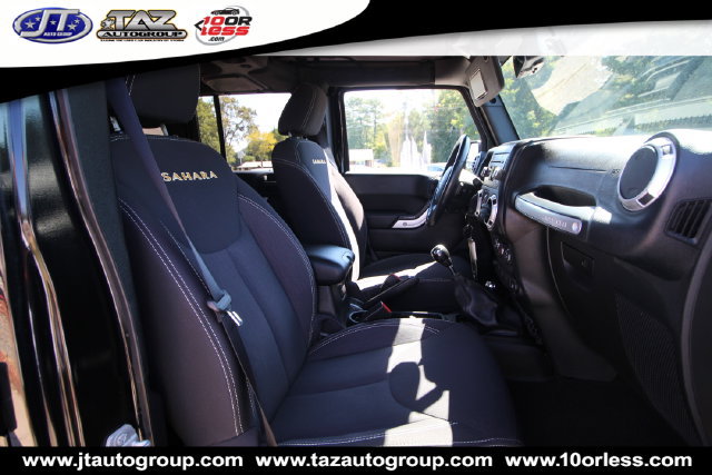 Used 2015 Jeep Wrangler Unlimited Sahara AWD/4WD image 14