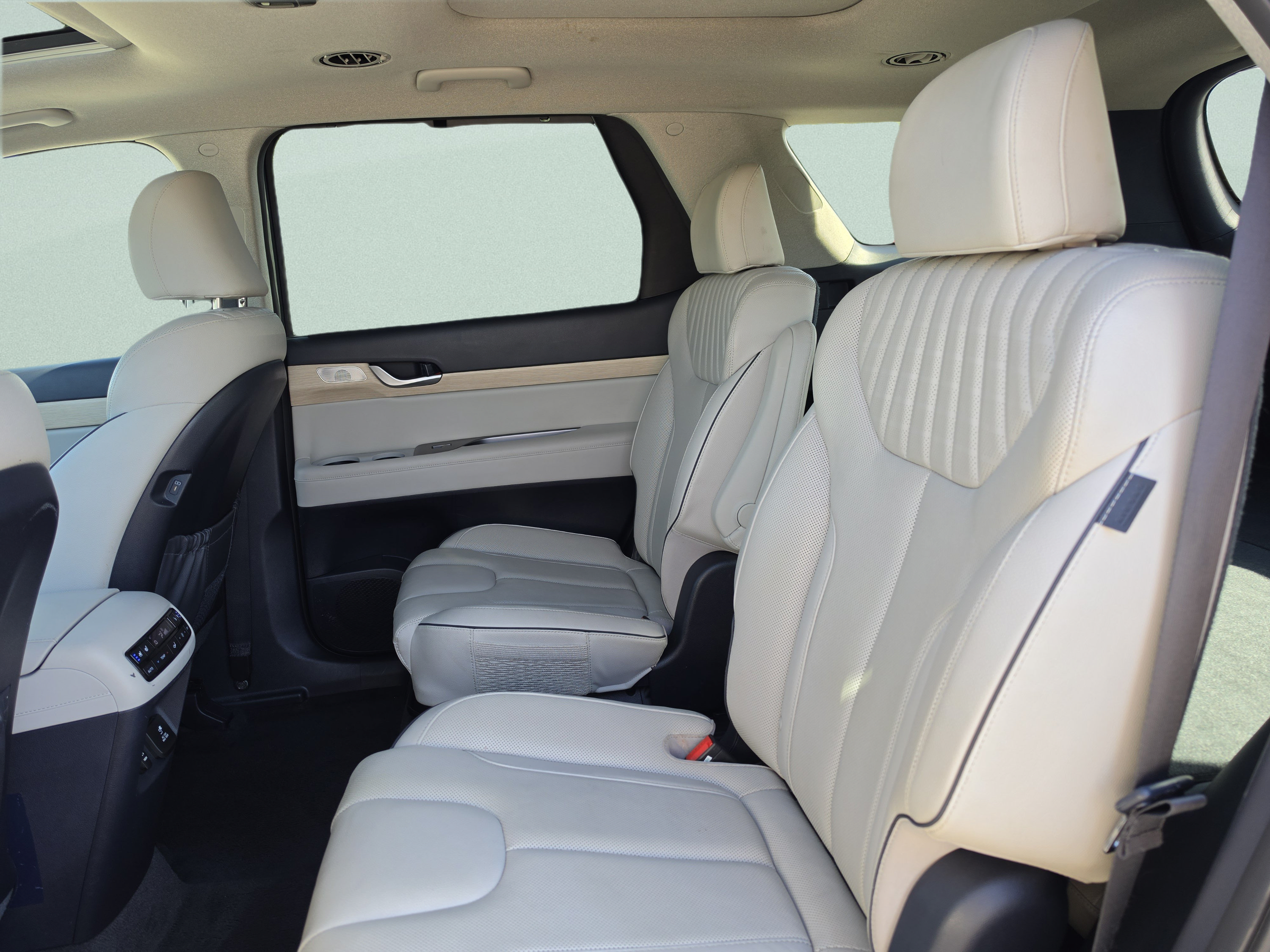 Used 2024 Hyundai Palisade Limited AWD/4WD image 22