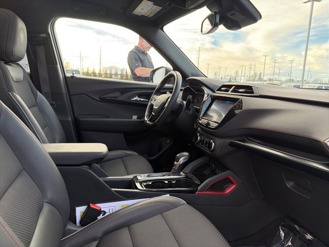 Used 2023 Chevrolet TrailBlazer RS w/ Sun and Liftgate Package image 31
