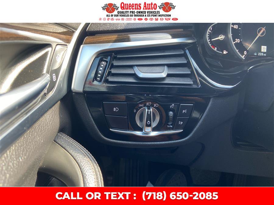 Used 2018 BMW 530i xDrive w/ Premium Package AWD/4WD image 20