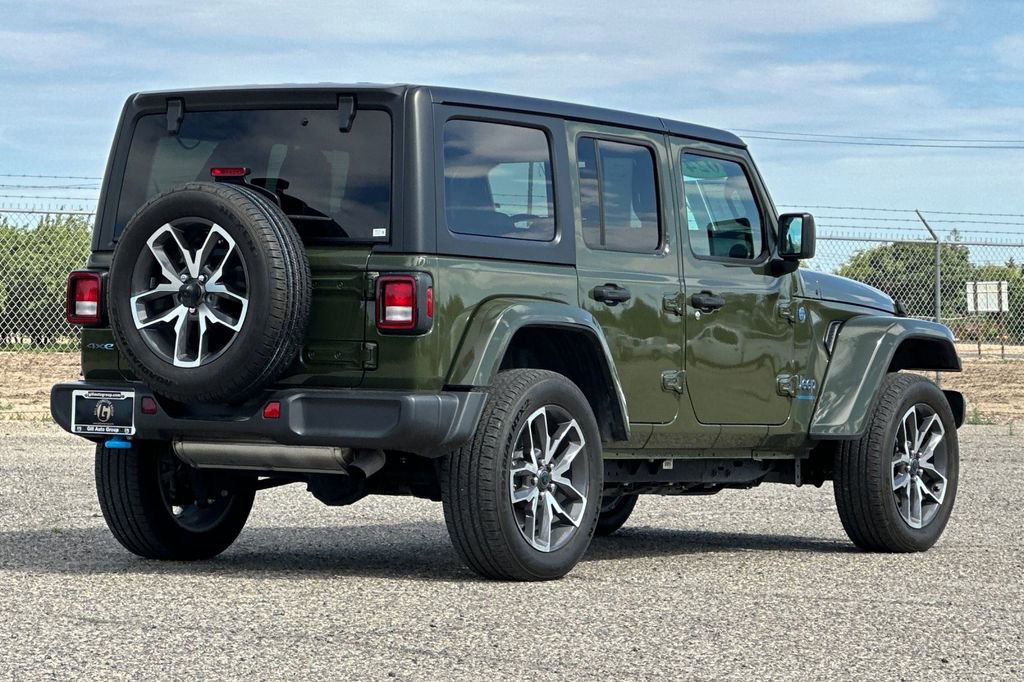 Used 2024 Jeep Wrangler Unlimited AWD/4WD image 6