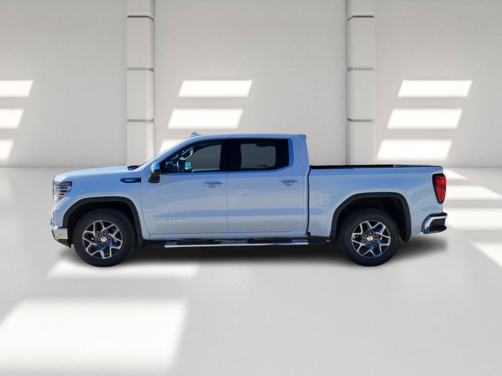 New 2026 GMC Sierra 1500 SLT image 4