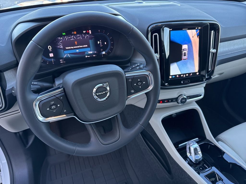 Used 2024 Volvo XC40 B5 Plus w/ Protection Package Premier image 23