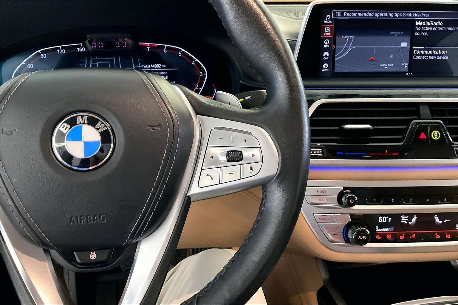 Used 2022 BMW 740i w/ Luxury Rear Seating Package RWD image 22