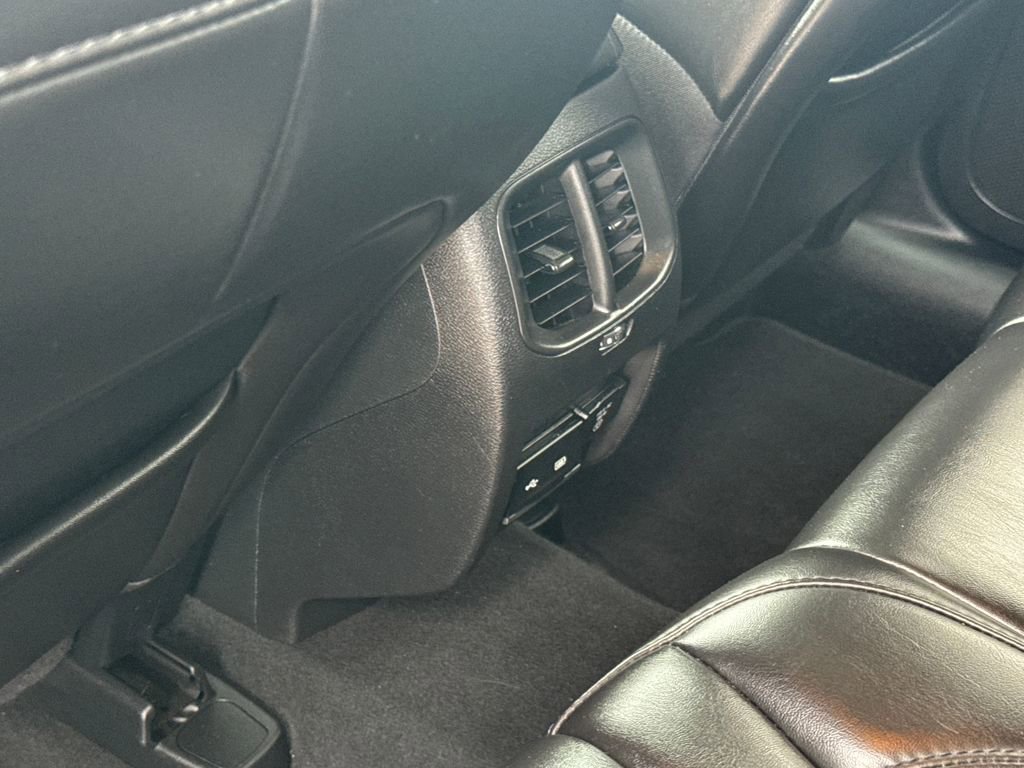 Used 2019 Jeep Cherokee Latitude Plus image 33