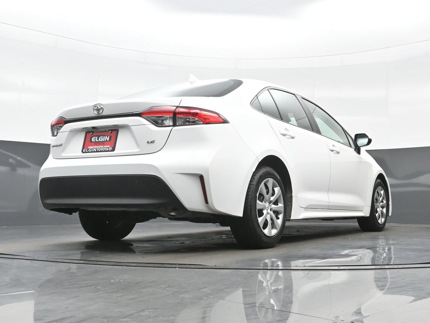 Used 2024 Toyota Corolla LE FWD image 29