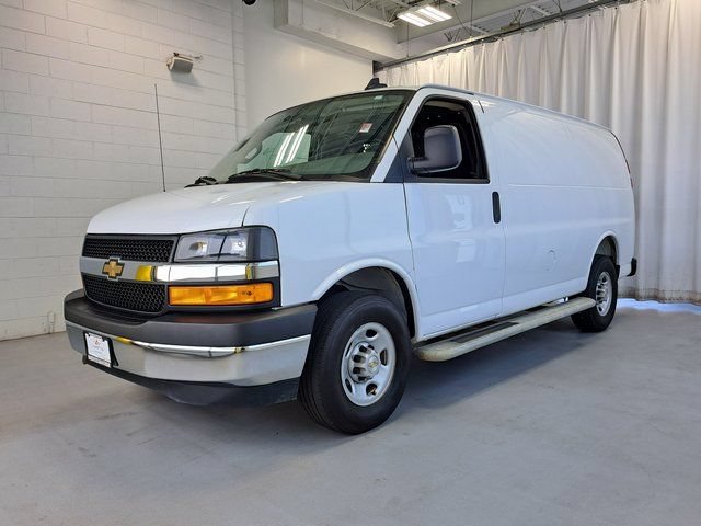 Used 2025 Chevrolet Express 2500 w/ Driver Convenience Package RWD image 2