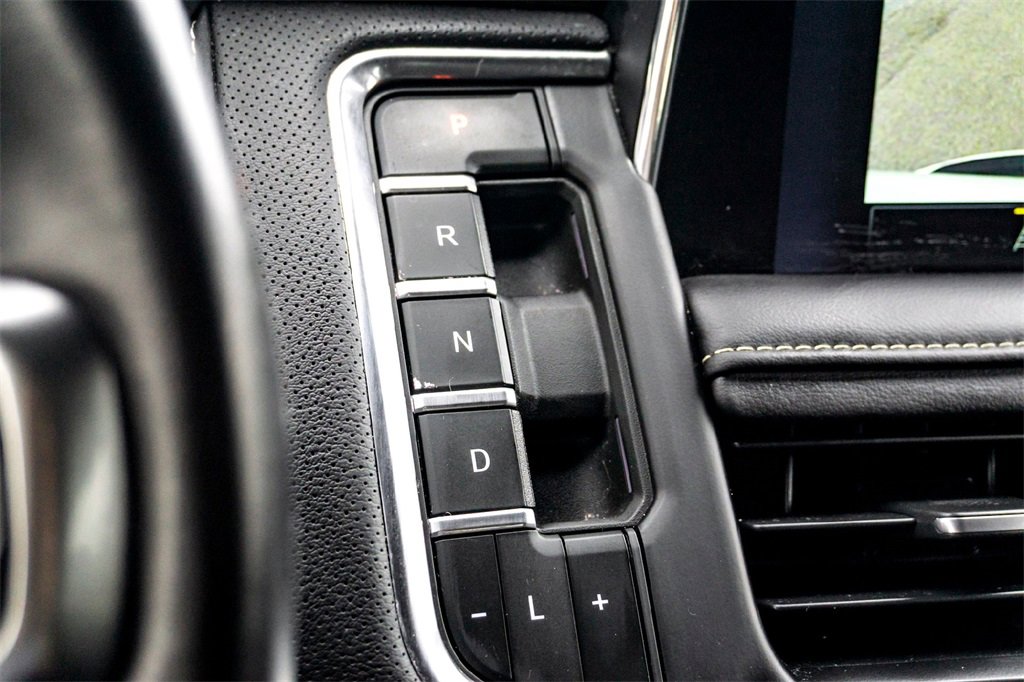 Used 2023 Chevrolet Suburban Premier image 24