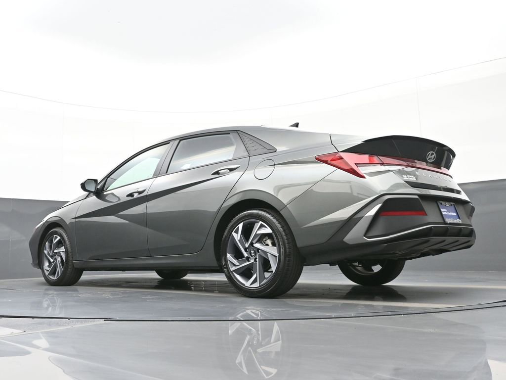 Used 2025 Hyundai Elantra Sport image 50