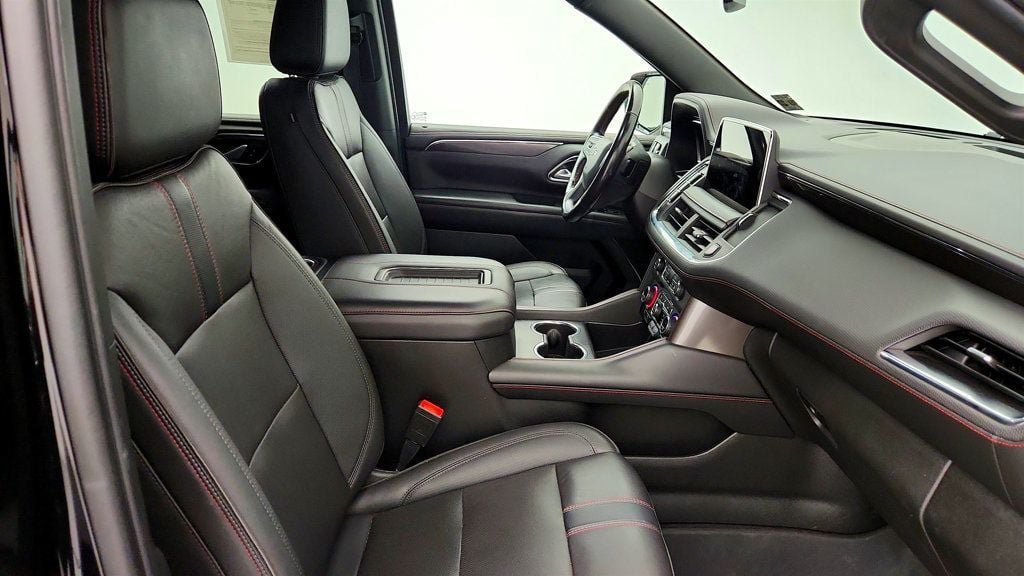 Used 2022 Chevrolet Suburban RST w/ Luxury Package AWD/4WD image 25