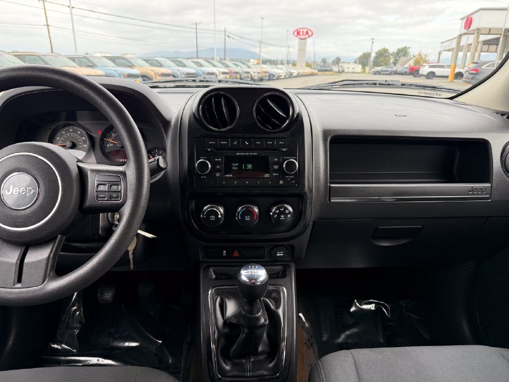 Used 2016 Jeep Patriot Sport FWD image 22