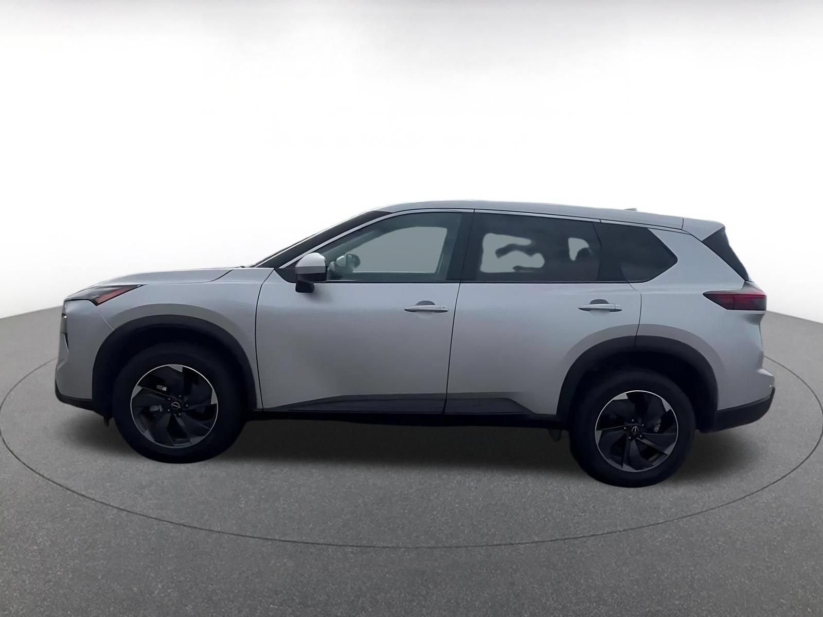 Used 2025 Nissan Rogue SV FWD image 9