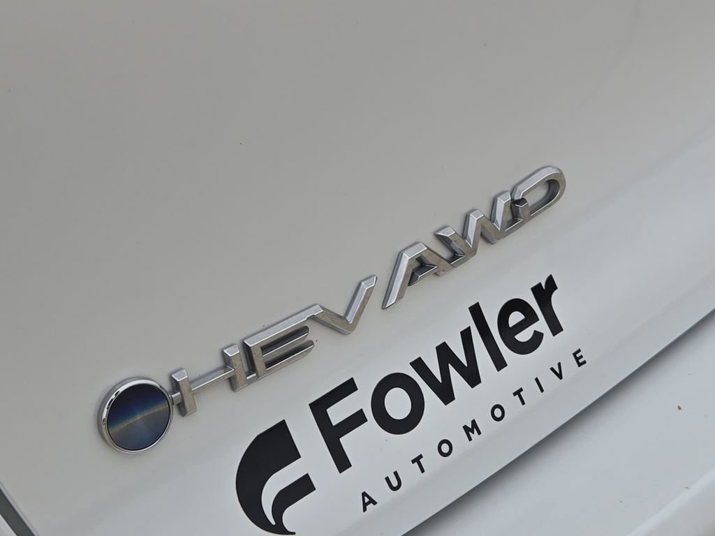 Used 2024 Toyota Crown Limited image 13