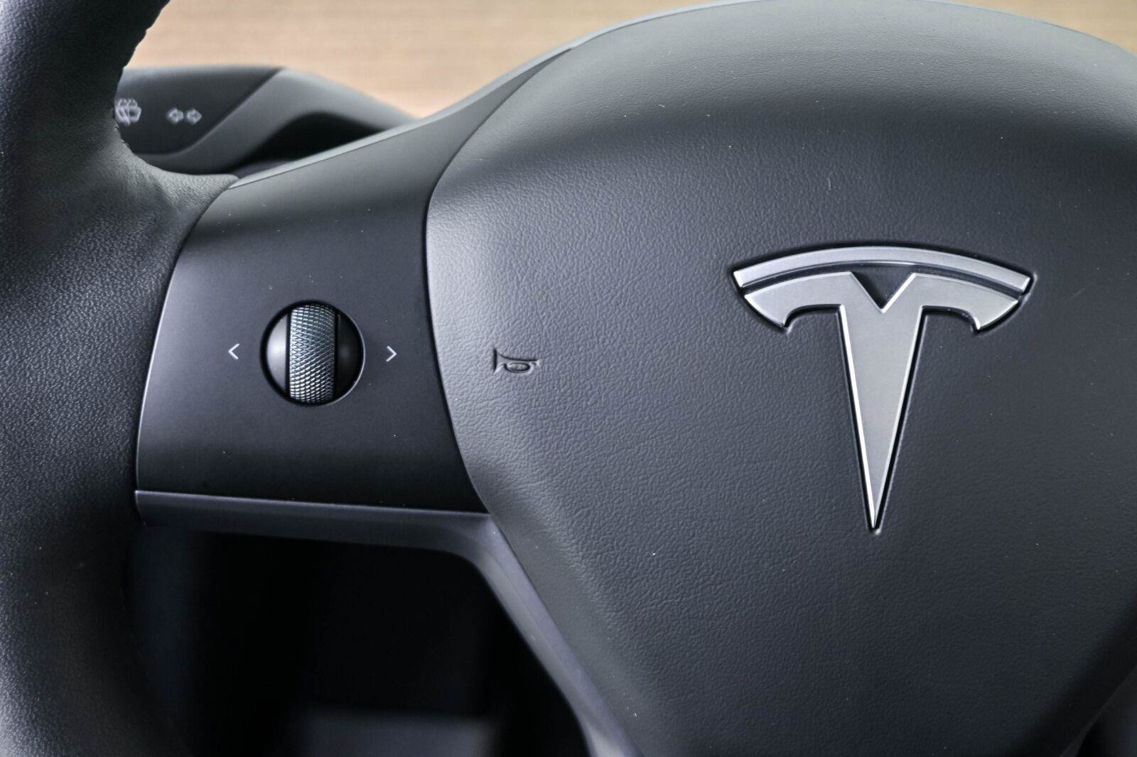 Used 2024 Tesla Model Y Long Range AWD/4WD image 9